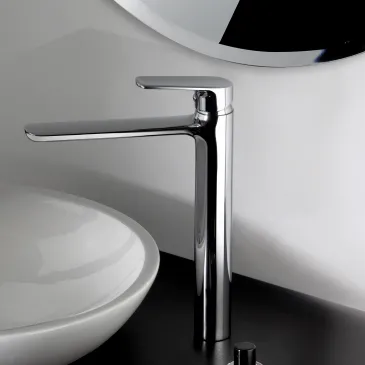 Rubinetto ad lavabo alto a...