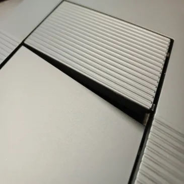 Schwarzes Druckknopfpanel...