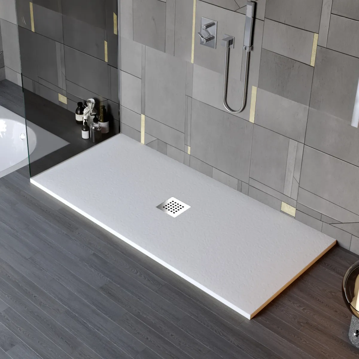 Receveur de douche en résine de marbre gris clair avec trou au centre de la pierre