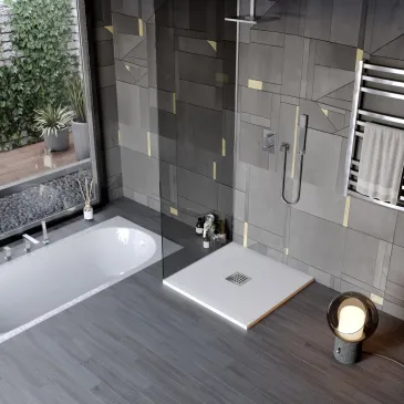 Receveur de douche en résine de marbre gris clair avec trou au centre de la pierre