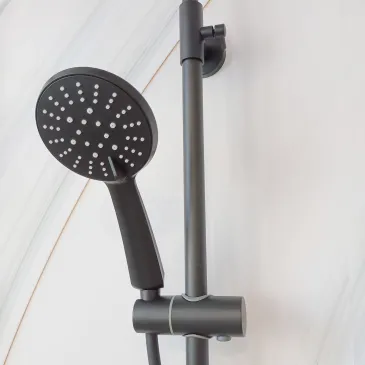 Colonne de douche Piave noire avec mitigeur thermostatique | Mondialshop