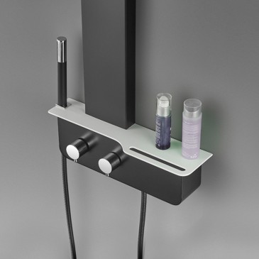 Colonne de douche noire avec étagère intégrée