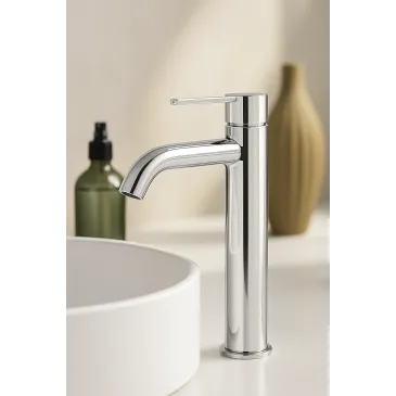 Miscelatore canna alta per lavabo in appoggio Urban