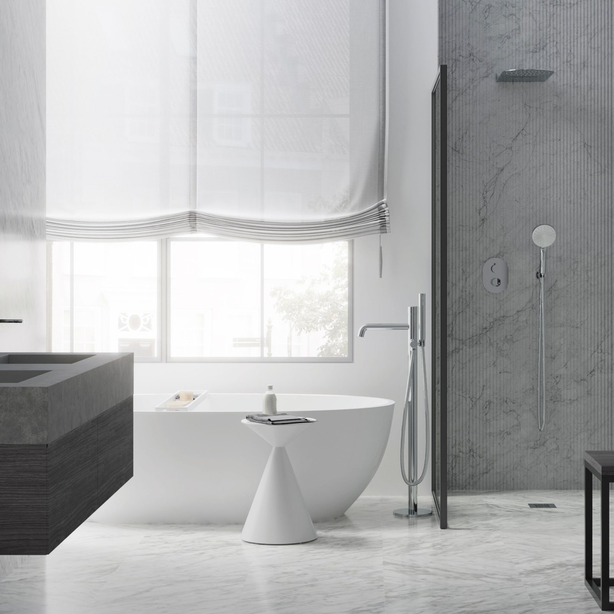Mitigeur de baignoire sur pied chromé et noir