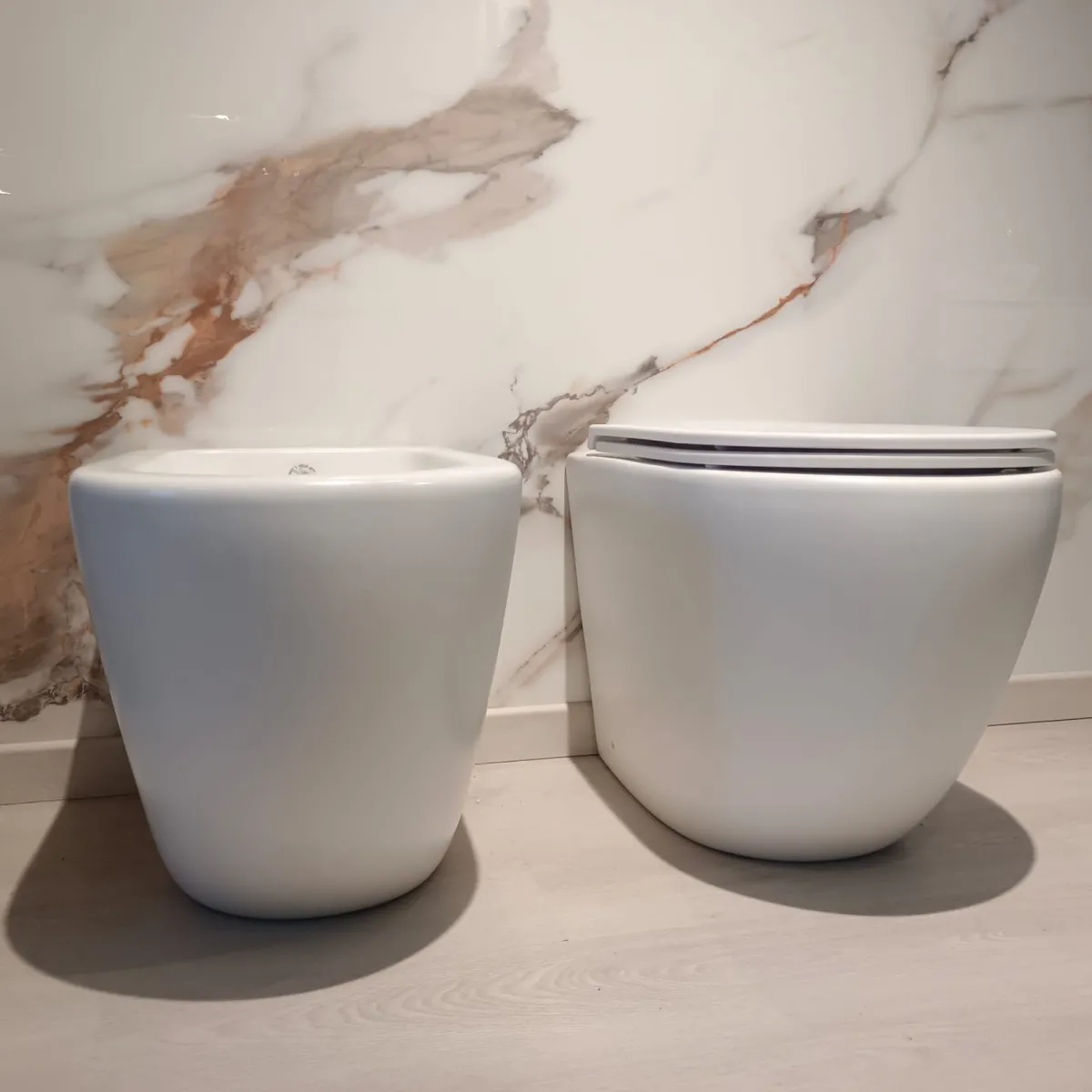 WC et bidet blanc mat avec chasse d'eau cyclonique MOON