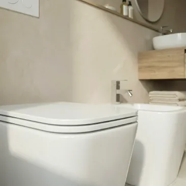 Greta Hochglanzweiße quadratische Sanitärkeramik Toilette und Bidet