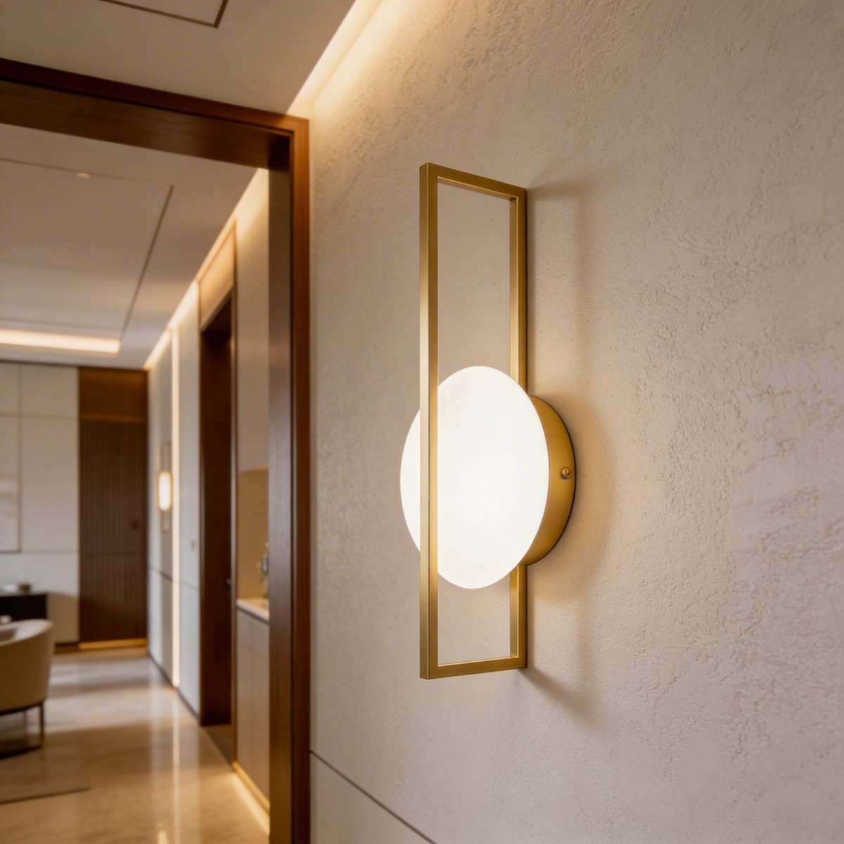Moderne Wandleuchte in Gold oder Schwarz | Mondialshop