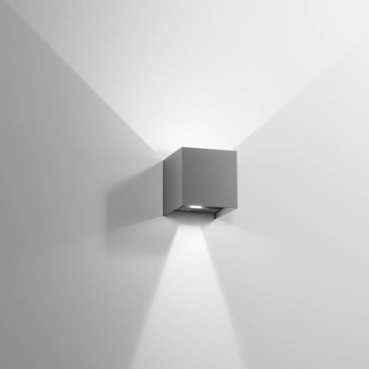 APPLIQUE BIEMISSIONE LED ALFA GRIGIA 2X5W 1200LM CCT IP54 10X10X10CM