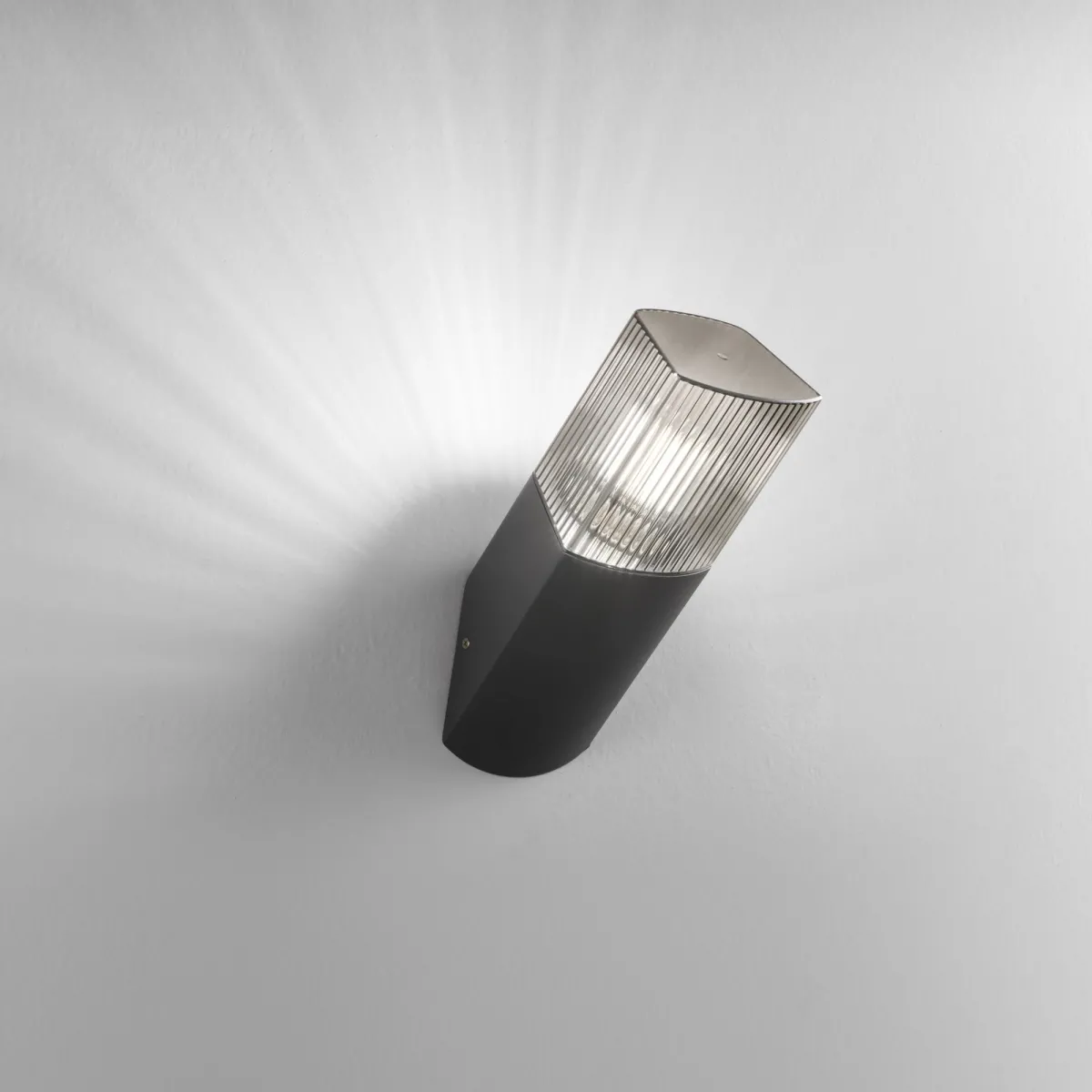 APPLIQUE 45° DARK ANTRACITE/FUME' 1XE27 IP54 10,6X28,6CM