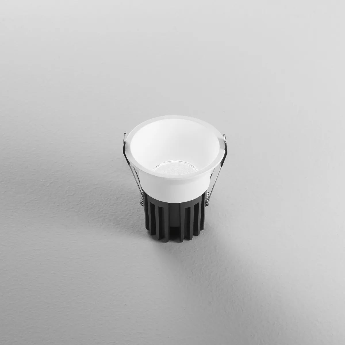 INCASSO LED QUARK BIANCO TONDO COB 18W 2000LM CCT 10X9,5CM