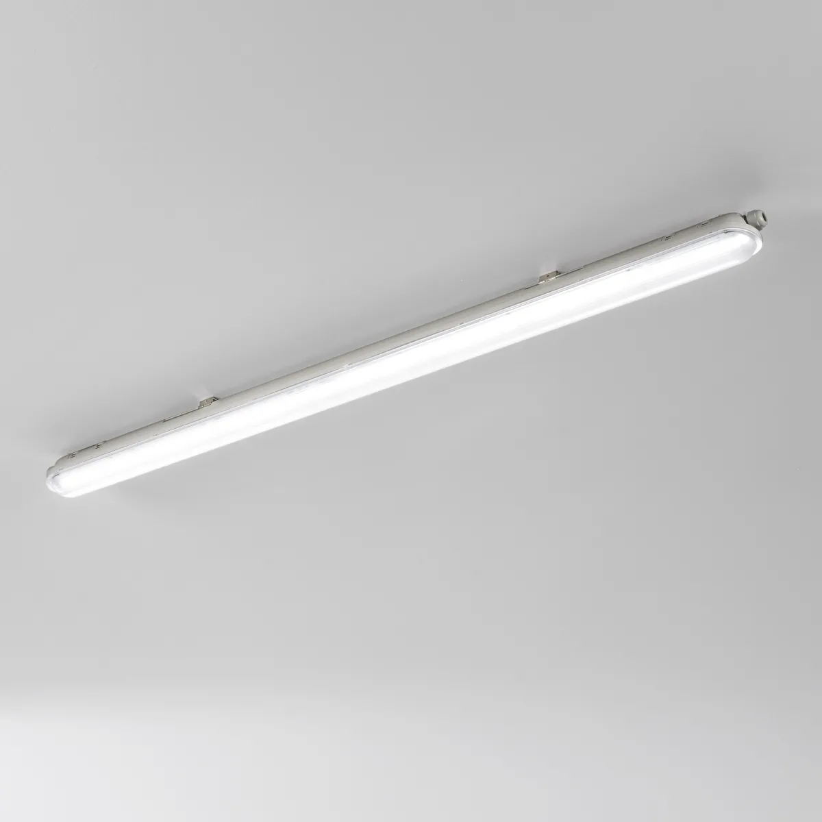 PLAFONIERA LED STAGNA NAUTILUS SILVER 40W 5400LM 4000K IP65 118X6,1X7,2CM