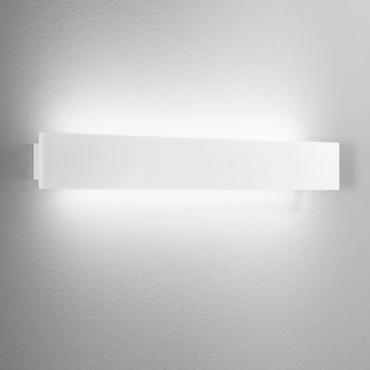 APPLIQUE LED ORTISEI BIANCA 18W 2200LM CCT 60X4X8CM