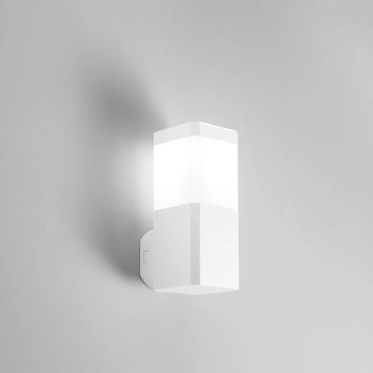 APPLIQUE FOCUS BIANCA SQUADRATA 1XGU10 IP65 10X13X24CM