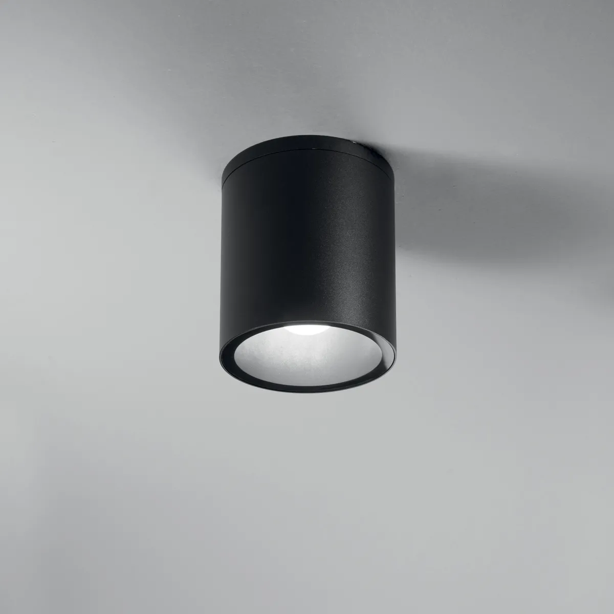 PLAFONIERA CITIZEN NERA TONDA 1XE27 IP54 14,5X17CM