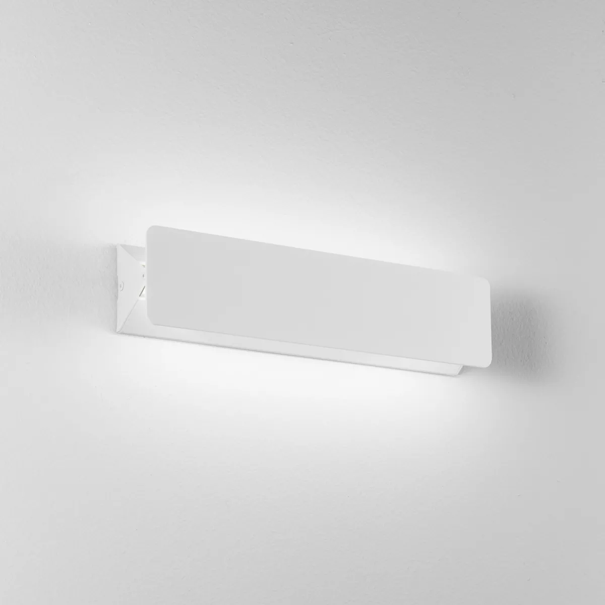 APPLIQUE LED AILERON BIANCA 10W 1300LM 4000K 35X5,5X8CM