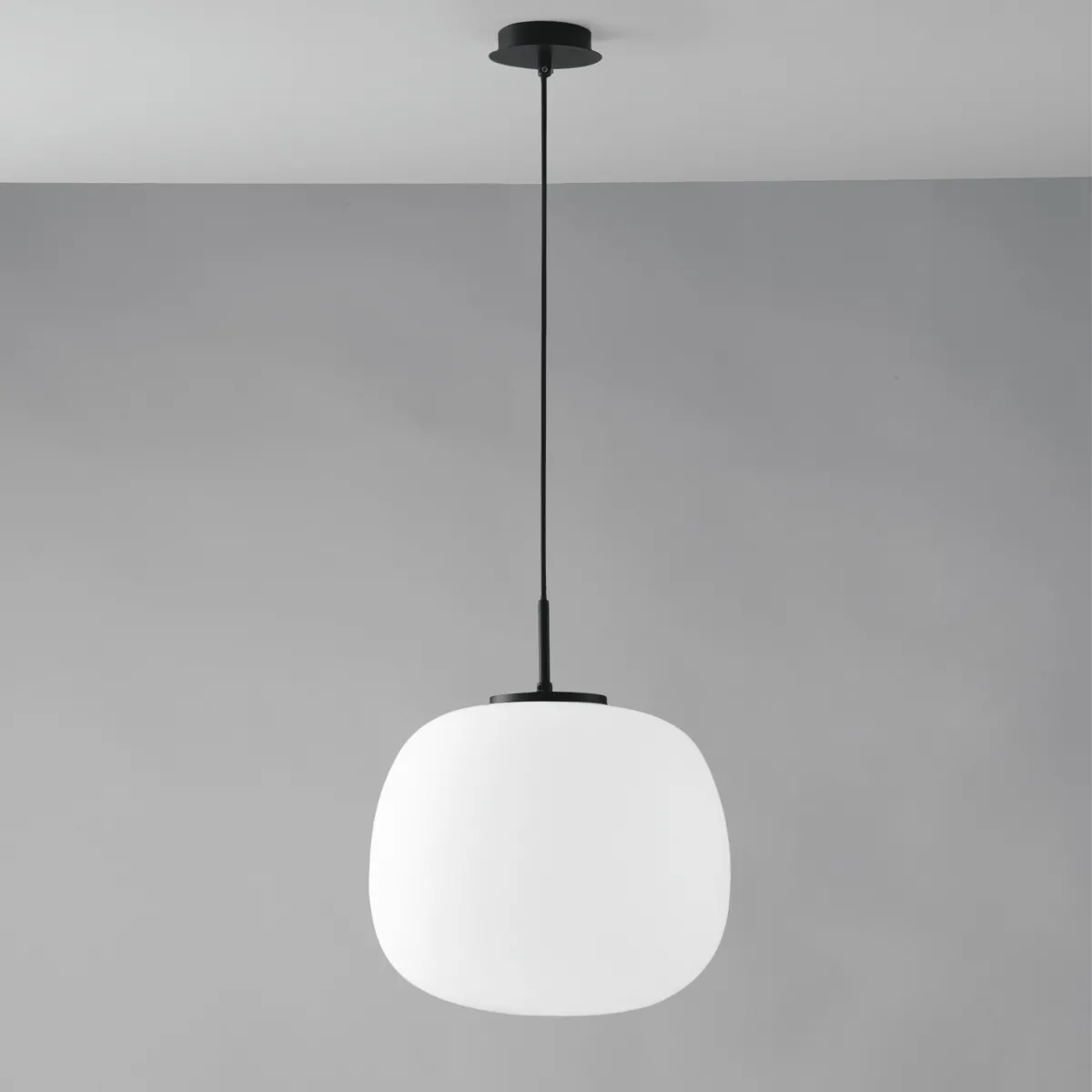 SOSPENSIONE TOLOMEO SFERICA BIANCA OPALE 1XE27 35X35X120CM