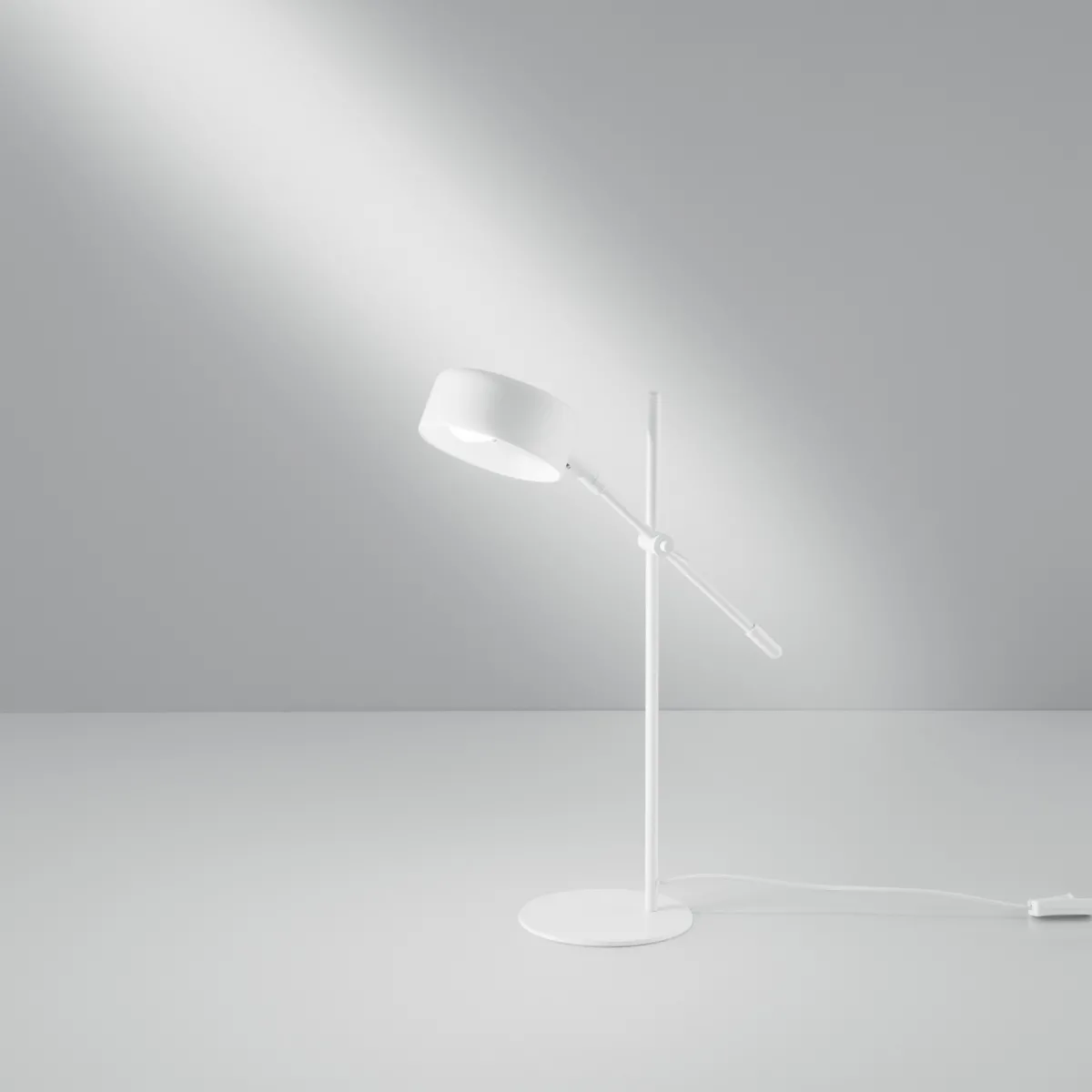 LAMPADA DA TAVOLO EIFFEL IN METALLO BIANCO CON PUNTO LUCE ORIENTABILE 1XE14 59,5X42X42CM