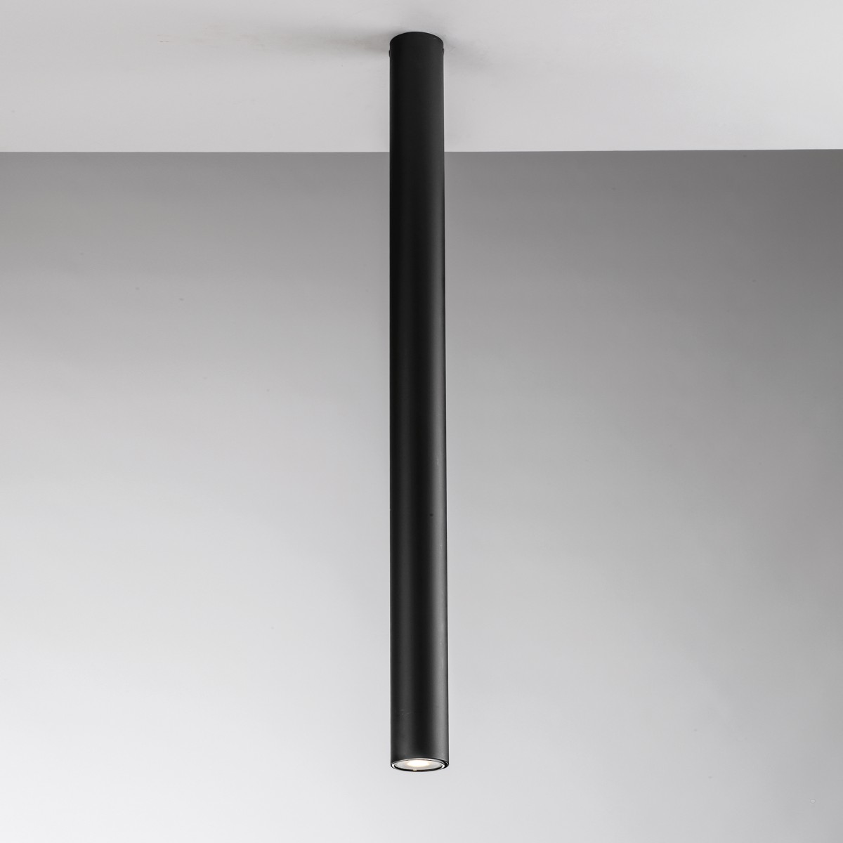 PLAFONIERA FLUKE TONDA NERA 1XGU10 5,5X5,5X75CM