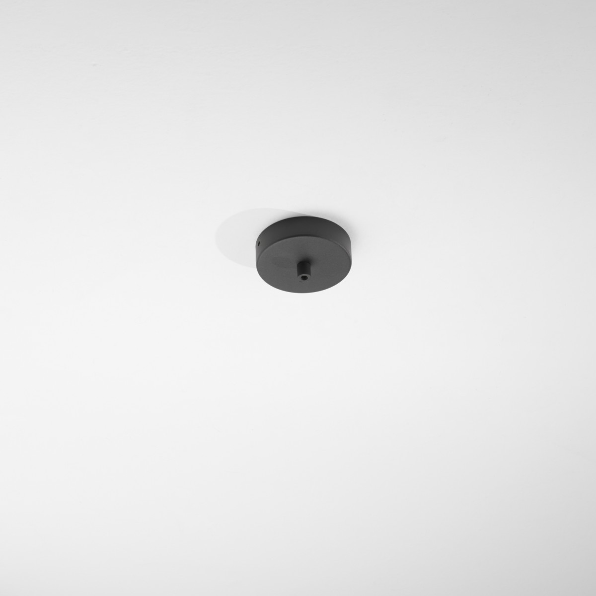 MONTATURA TONDA NERA A 1 FORO 10X4CM