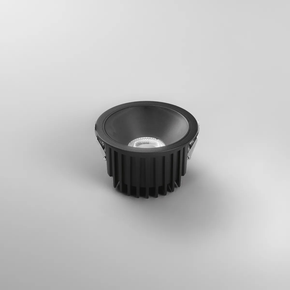 INCASSO LED QUANTUM NERO 18W 2000LM CCT IP44 13,5X8,5CM
