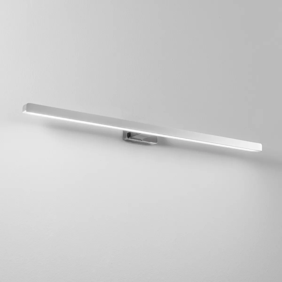 APPLIQUE LED LANCER CROMO FISSAGGIO PARETE/SPECCHIO 13W 1000LM 4000K IP54 75x9x4CM