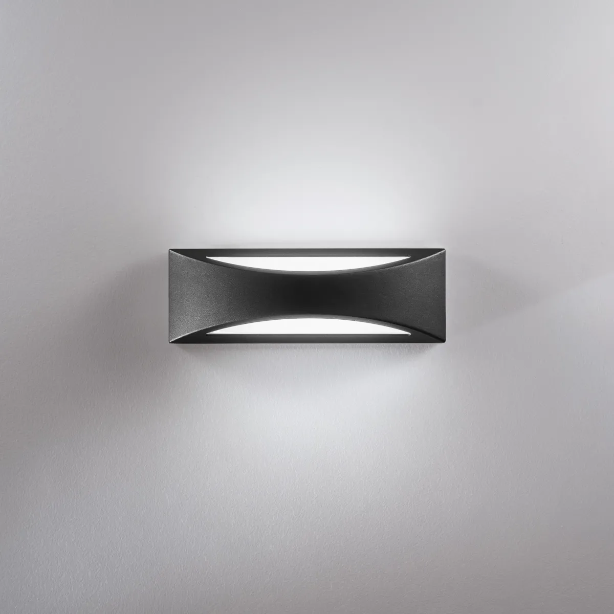 APPLIQUE LED WEISS NERA 16W 1800LM CCT IP54 36X11,3X12CM