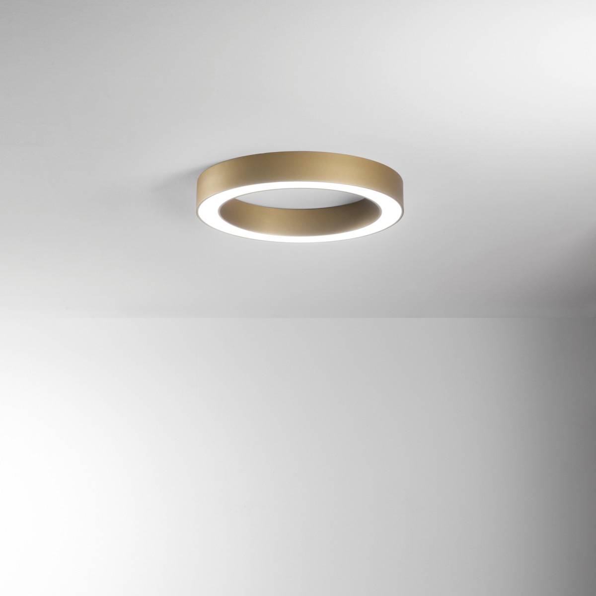 PLAFONIERA LED DEMOS ORO 60W 6600LM CCT 60X8,5CM