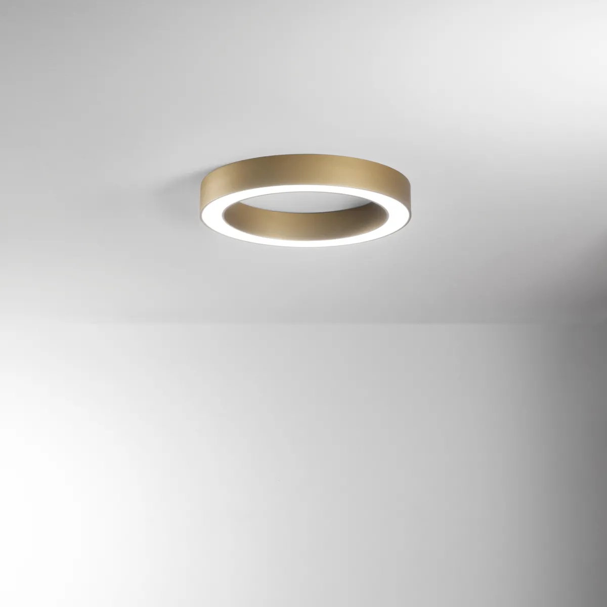 Plafonnier LED doré DEMOS 60 W 6600 lm CCT 60 x 8,5 cm