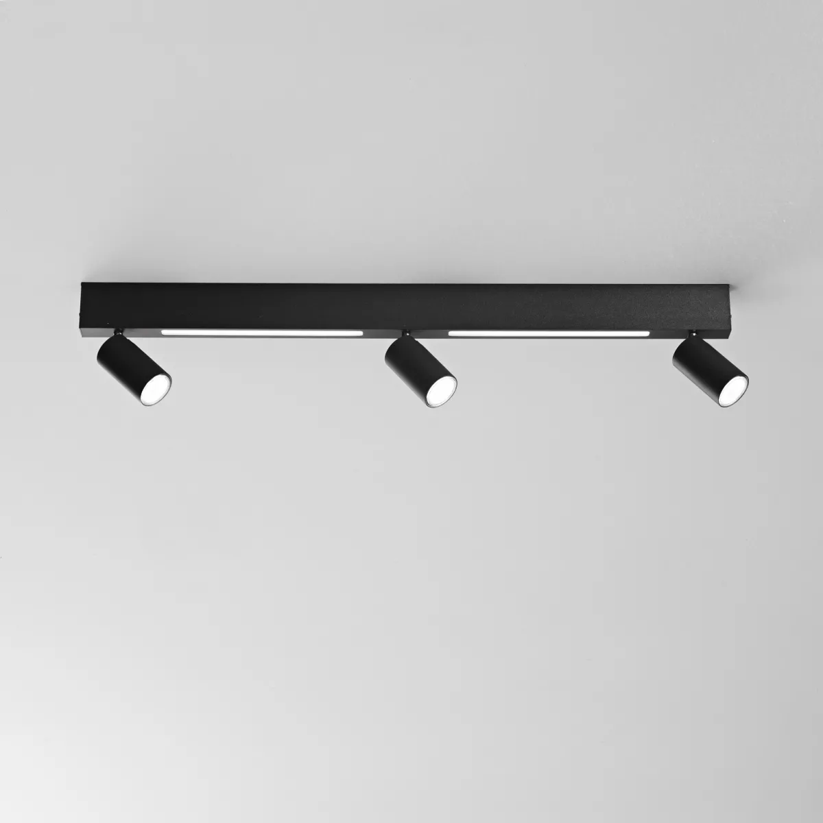 APPLIQUE LED ORIENTED NERA 3XGU10 + LED 2X8W 800LM CCT 90X19X3CM