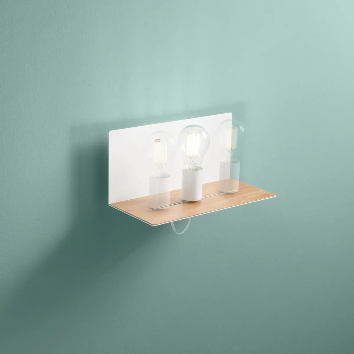 APPLIQUE FLASH BIANCA CON MENSOLA E USB 2A 1XE27 33X18X15CM