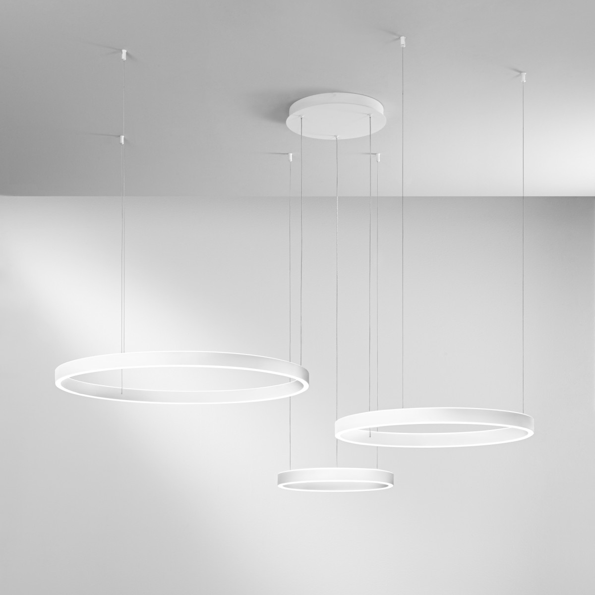 Suspension LED blanche AKROBAT 120 W 19 800 lm 120 x 150 cm