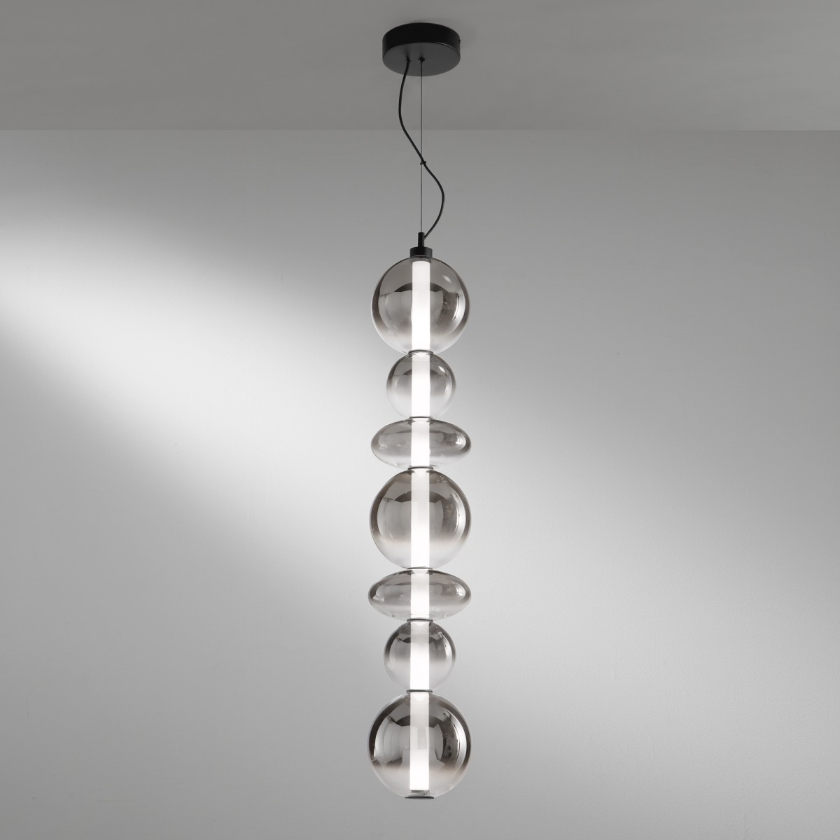 Suspension LED noire KEMET 40W 4000LM 3000K 17X241CM