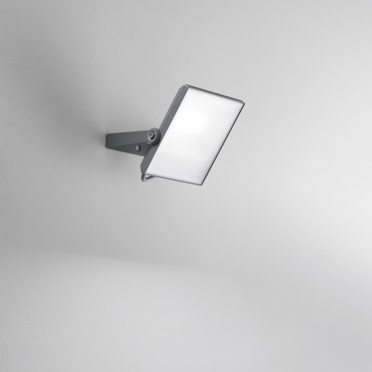 Projecteur LED AXEL SILVER 30W 3300LM CCT IP65 17,3 x 4,1...