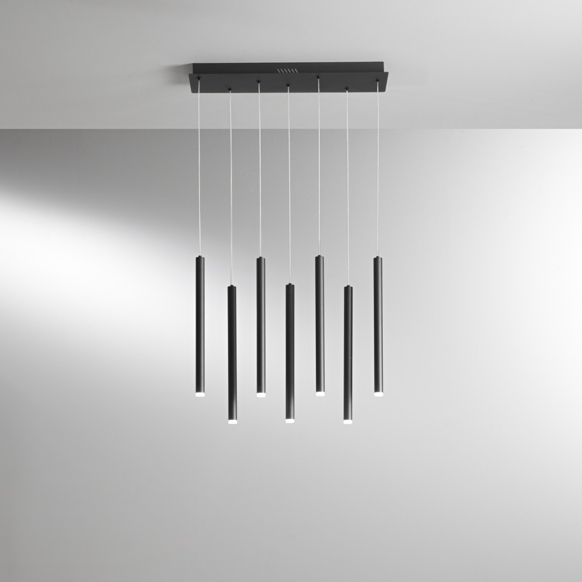 Suspension LED Black Pype 35W 3290LM CCT 2,5 x 41 x 200 cm