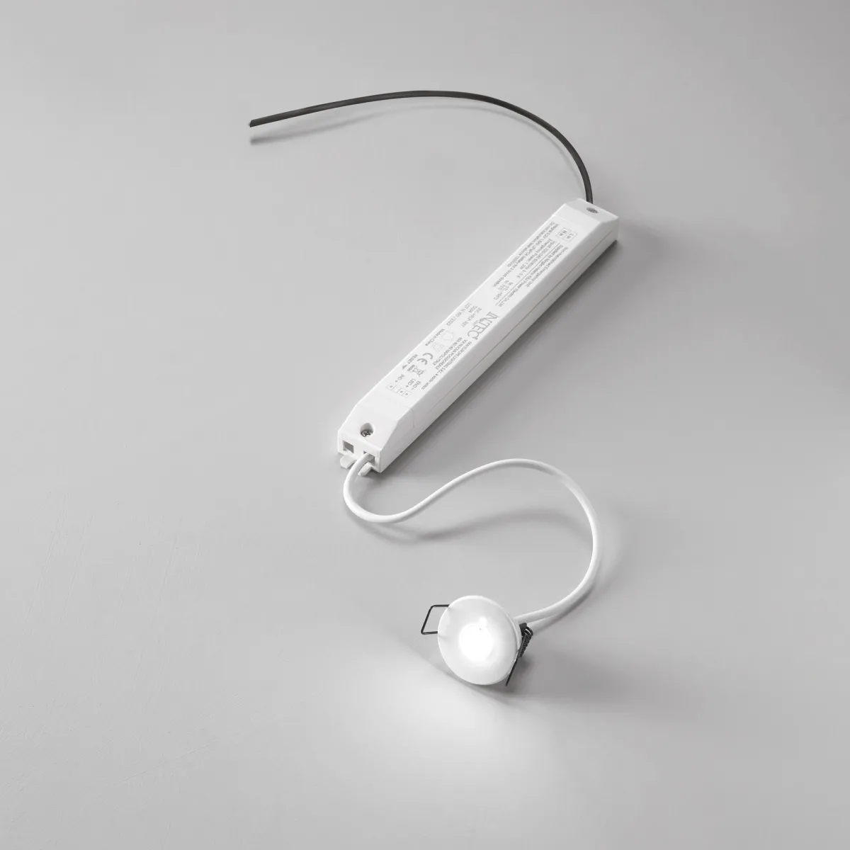 INCASSO LED HELP BIANCO 1,2W 130LM 4000K BATTERIA DI EMERGENZA 3H 3,7X3,7X2,6CM