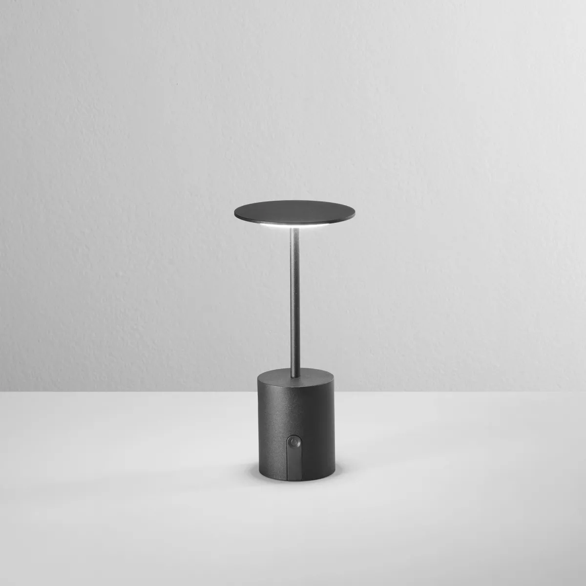 Lampe de table LED rechargeable LIBERTY noire 2W 300LM...
