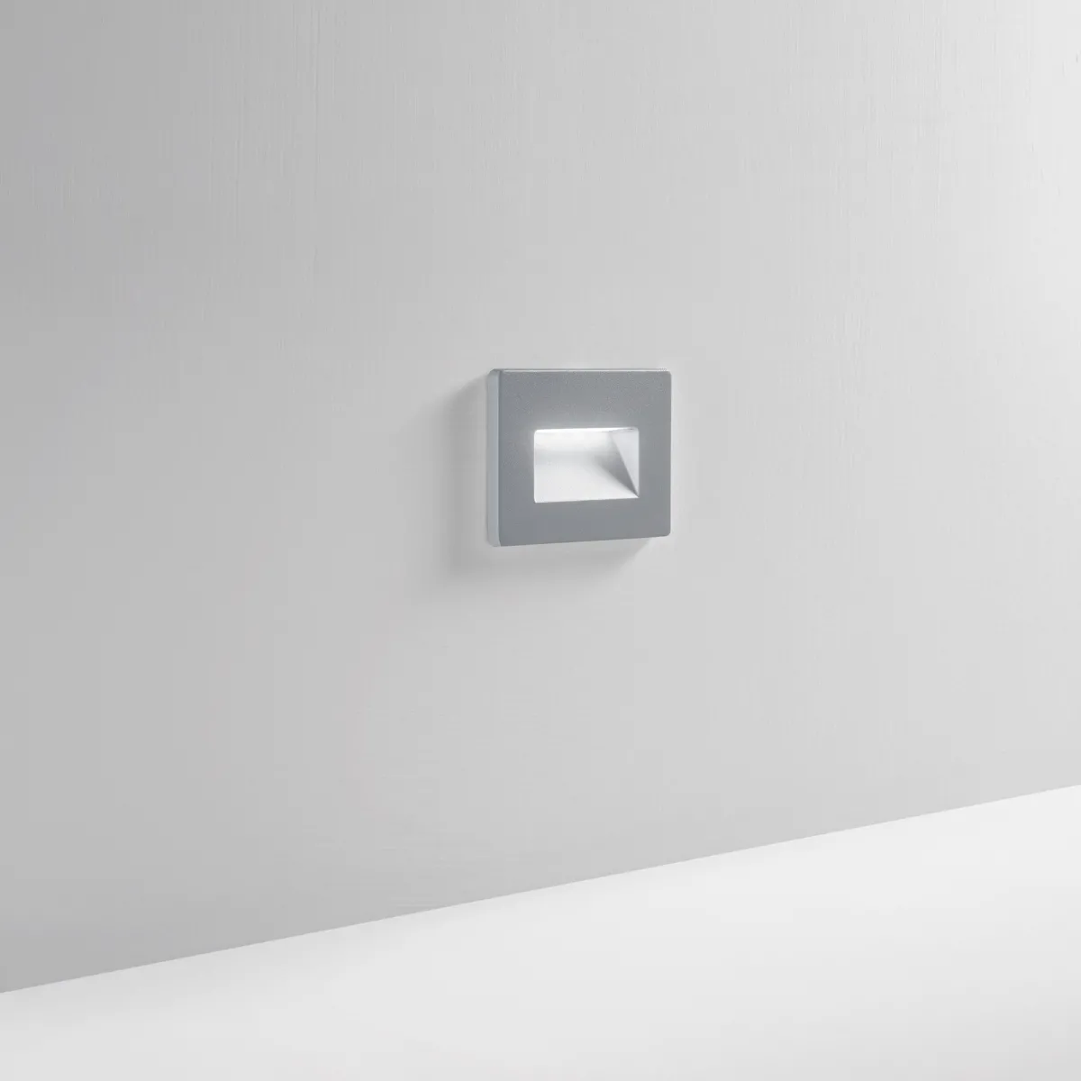 COVER STRATOS 503 SILVER IP65 11X8CM