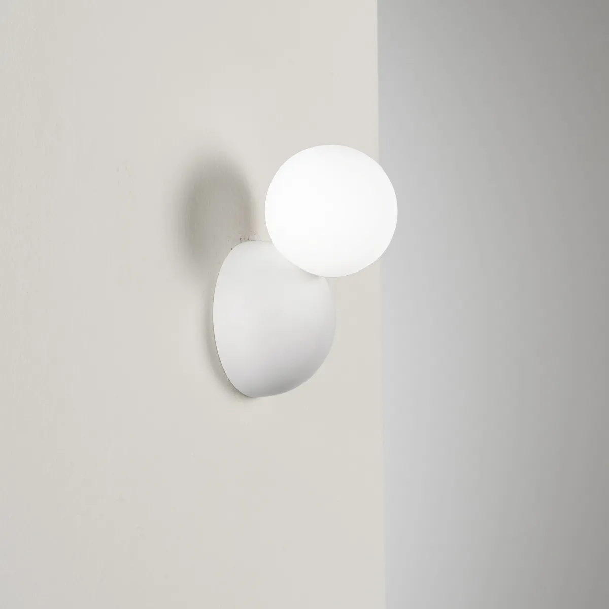 APPLIQUE KISS SFERICA BIANCA 1XGU9 10X12,2X19CM