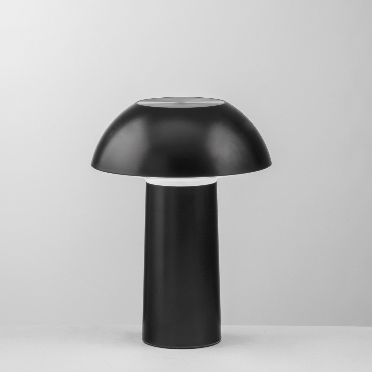 Lampe de table LED noire MYKES 4,5 W 300 lm, intensité...
