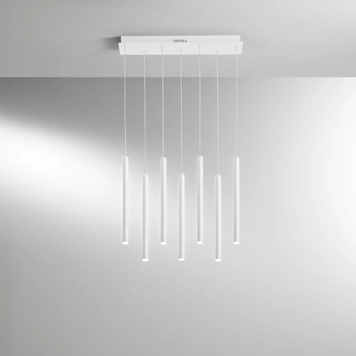 Suspension LED blanche PYPE 35W 3290LM CCT 2,5 x 41 x 200 cm