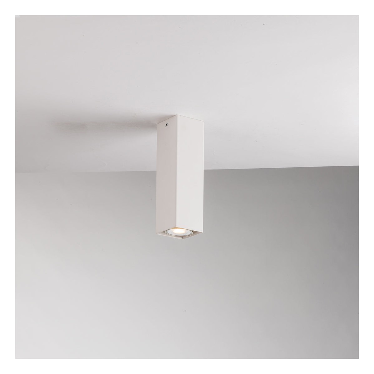 PLAFONIERA FLUKE QUADRATA BIANCA 1XGU10 6X6X20CM