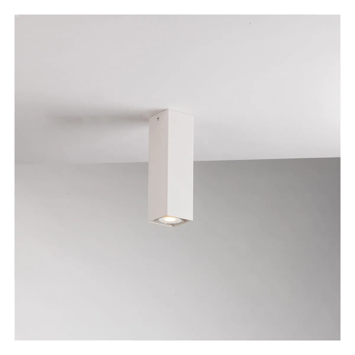 PLAFONIERA FLUKE QUADRATA BIANCA 1XGU10 6X6X20CM
