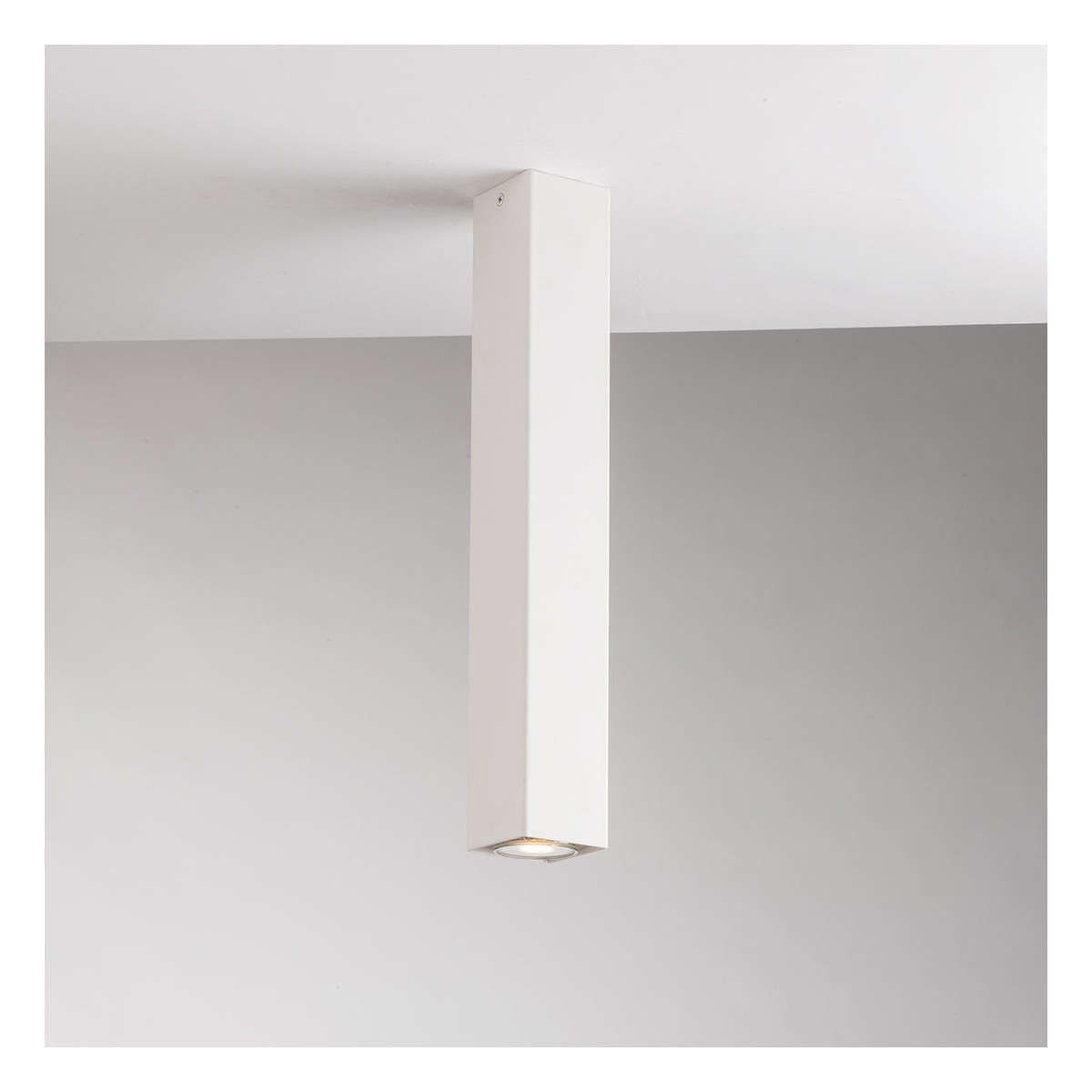 FLUKE Quadratische weiße Deckenleuchte 1xGU10 6x6x40cm