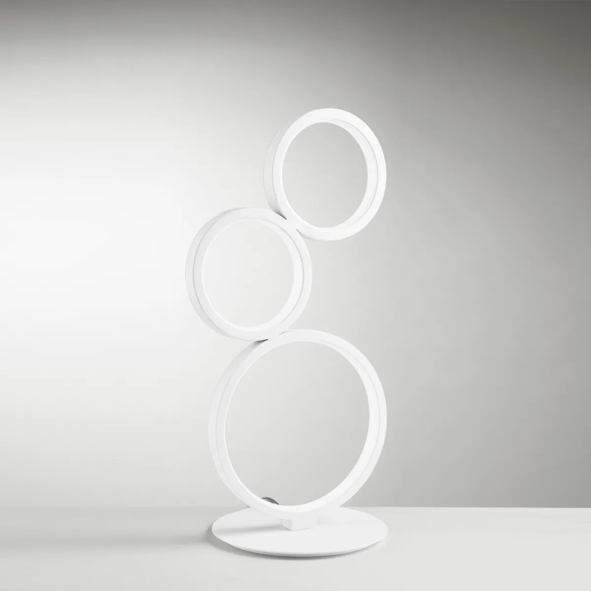 LUME LED FREDY BIANCO 15W 1980LM CCT 15X22X42,7CM