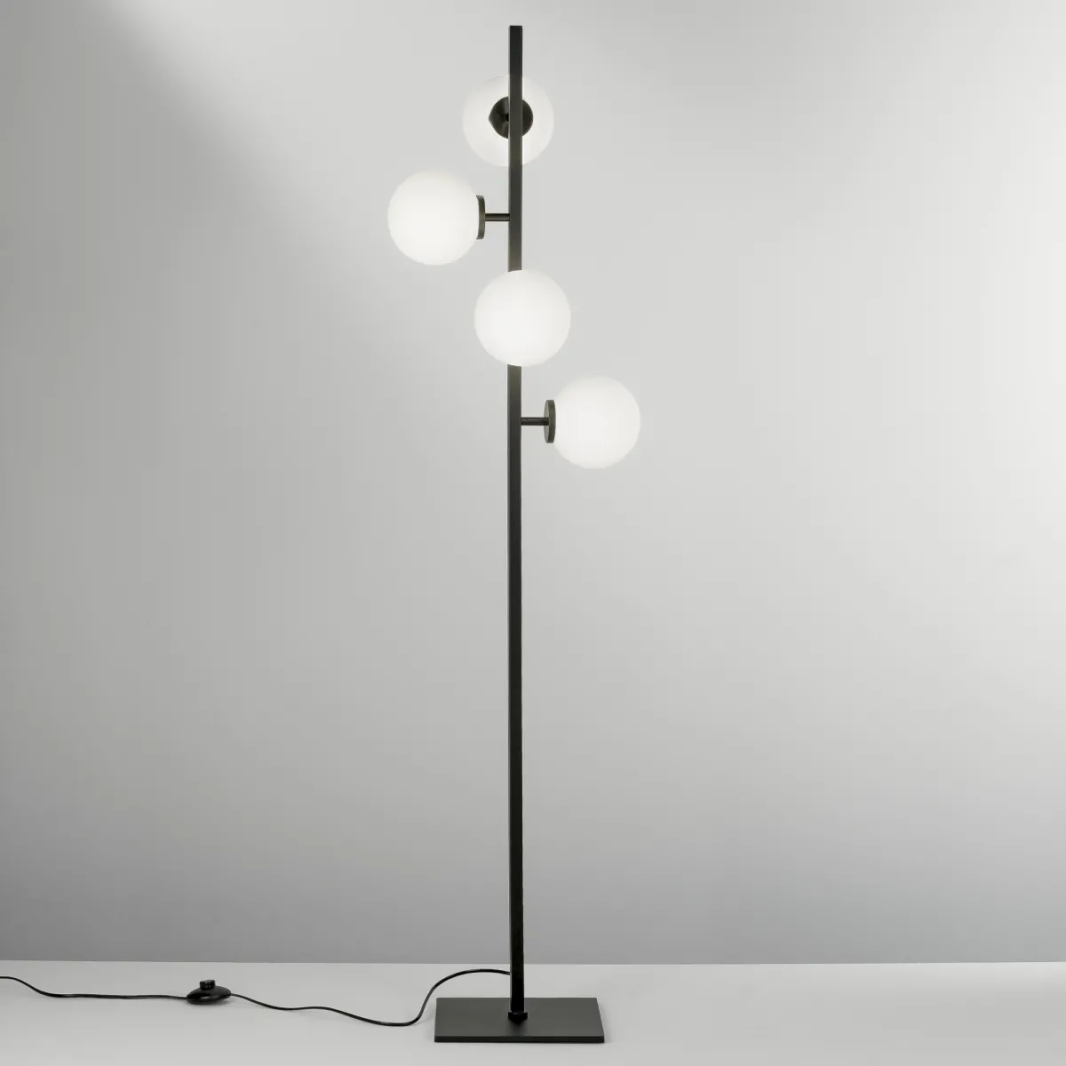 PIANTANA ENOIRE NERA 4XE14 149,8X37,5X25CM