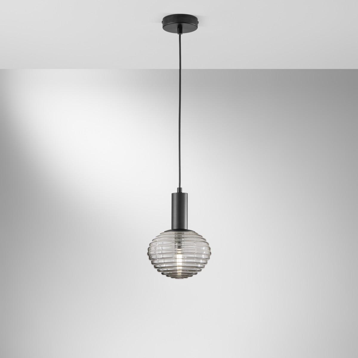 Suspension à ondulations noires 1XE27 18X18X150CM
