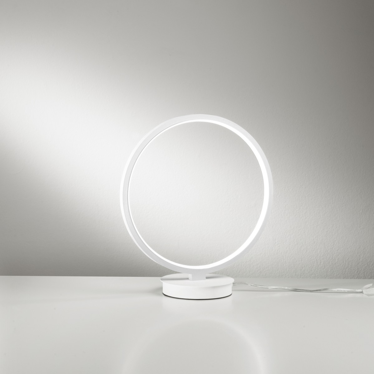 Lampe LED blanche Fredy 15 W 1440 lm 30 x 31,6 cm
