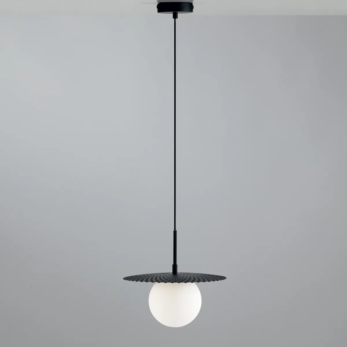 SOSPENSIONE CHAPLIN NERA 1XG9 30X30X159,8CM