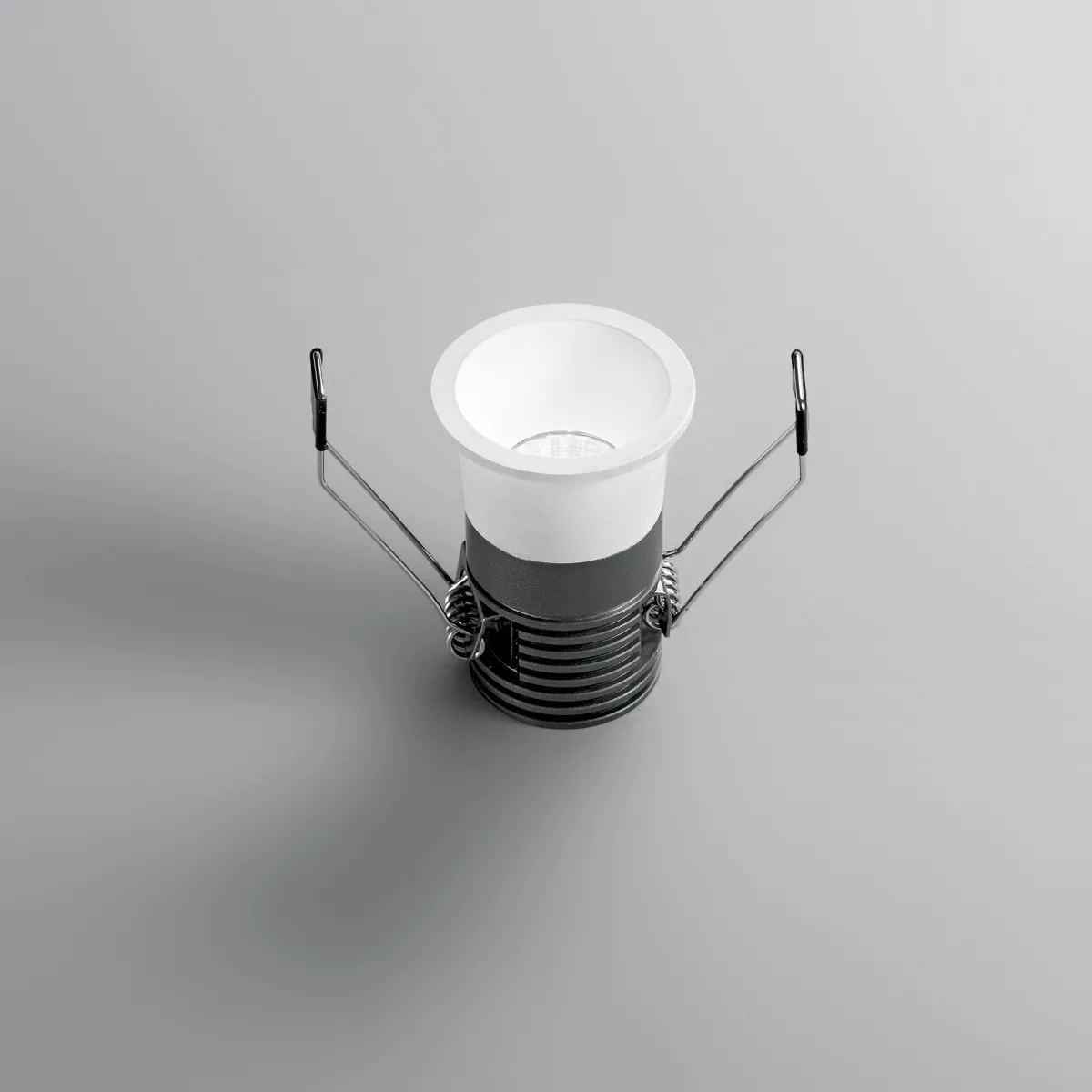 INCASSO DOT BIANCO TONDO 5W 600LM CCT 4X5,5CM