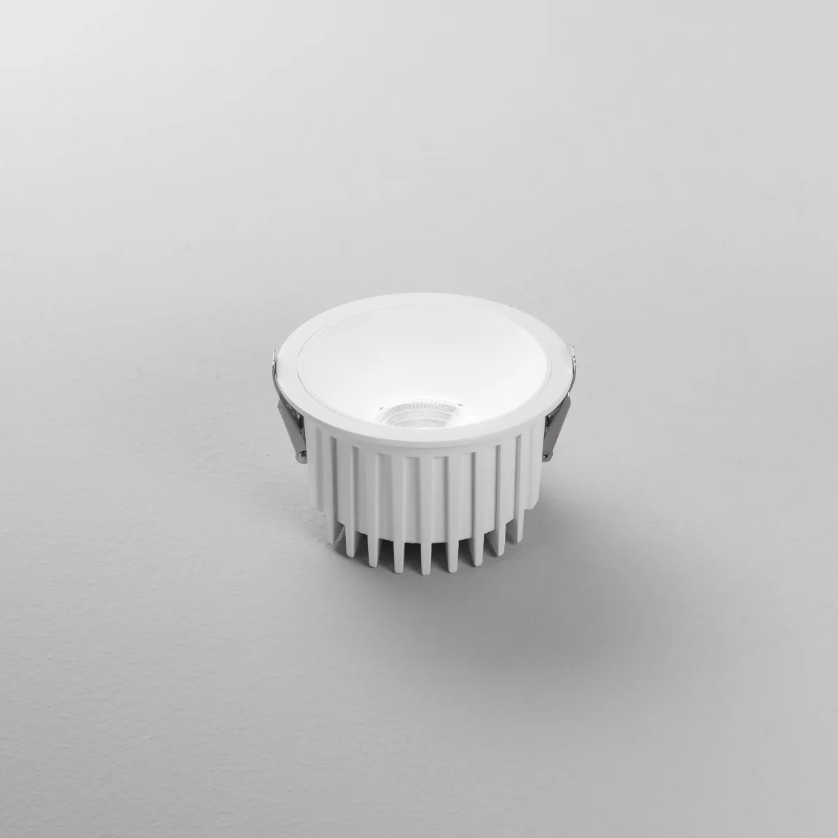 INCASSO QUANTUM R18DA BIANCO 18W 2350LM CCT IP44 13,5X8,1CM